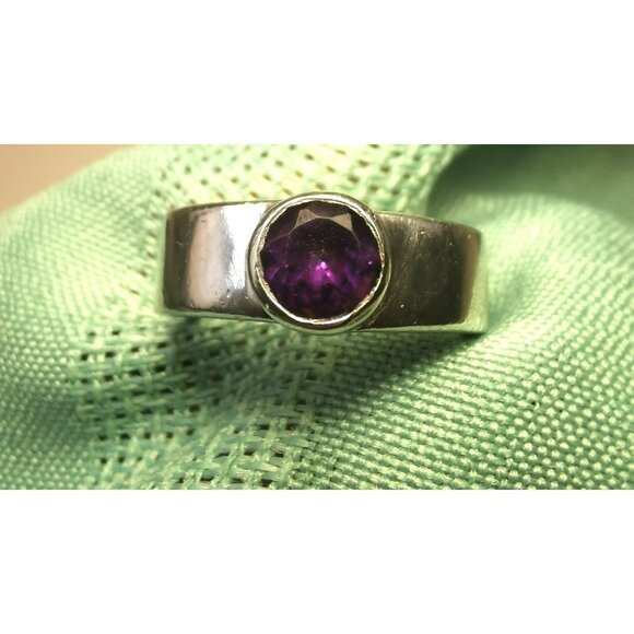 Sterling Silver Ring Purple Gem Size 7 925 Solid Silver Band Slight Patina Vint - Picture 1 of 10